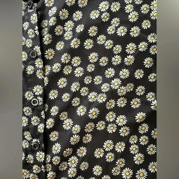 JUST POLLY Juniors' Printed Camp Shirt Floral Size Medium - Picture 7 of 9